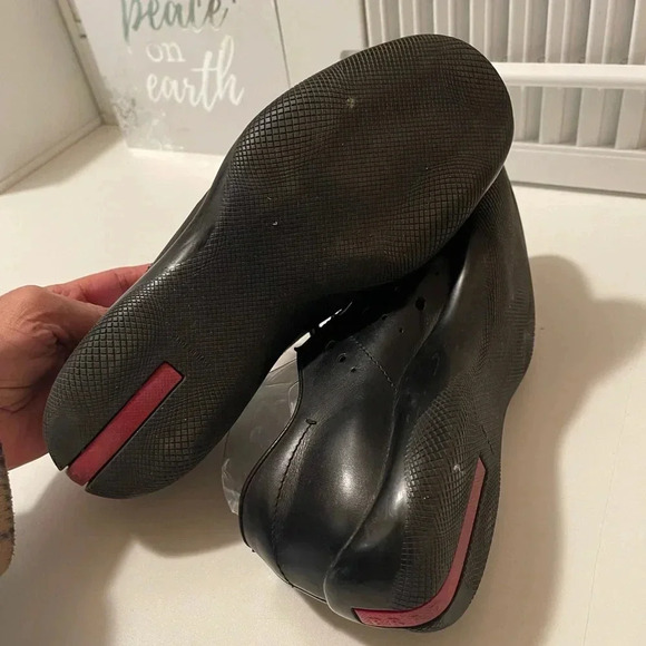 Authentic Prada leather shoes in great condition - Picture 6 of 13